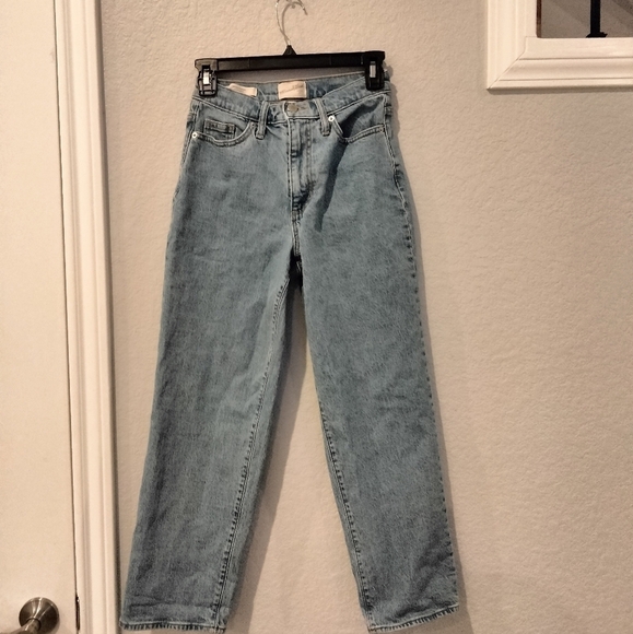 Universal Thread Straight Leg Jeans - Picture 2 of 5